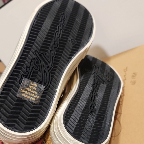 NIB Vintage Havana Alive VHK Gold Sneakers Sz5 - Picture 6 of 7